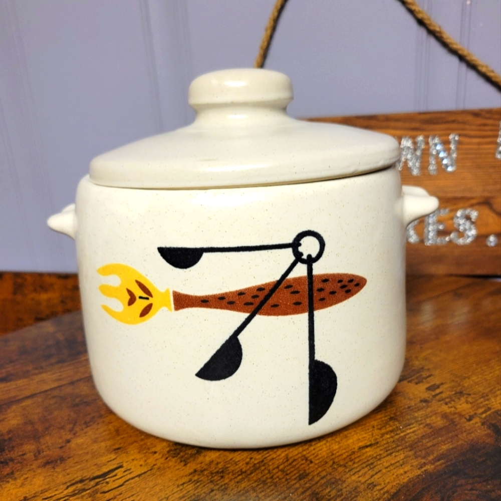 Vintage West Bend stoneware bean pot w/lid mid century modern